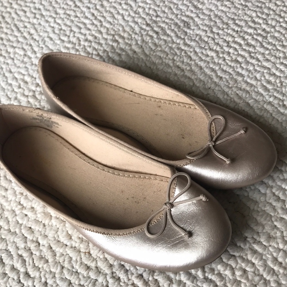 Gold ballet flats shoes great shape